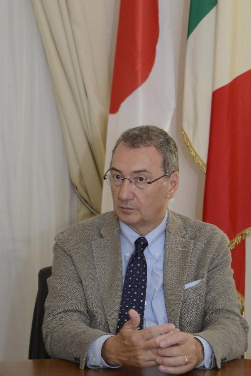 Sergio Bolzonello (Vicepresidente Regione FVG e assessore Attività produttive, Turismo e Cooperazione) in occasione della firma di un protocollo di collaborazione tra gli scali di Trieste e Shimizu - Trieste 25/08/2017